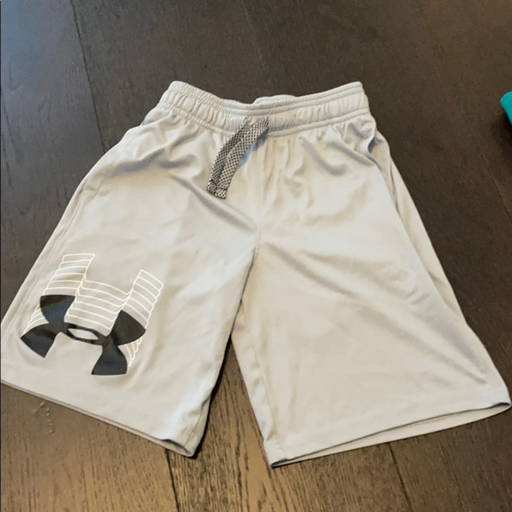 Under armor boys shorts